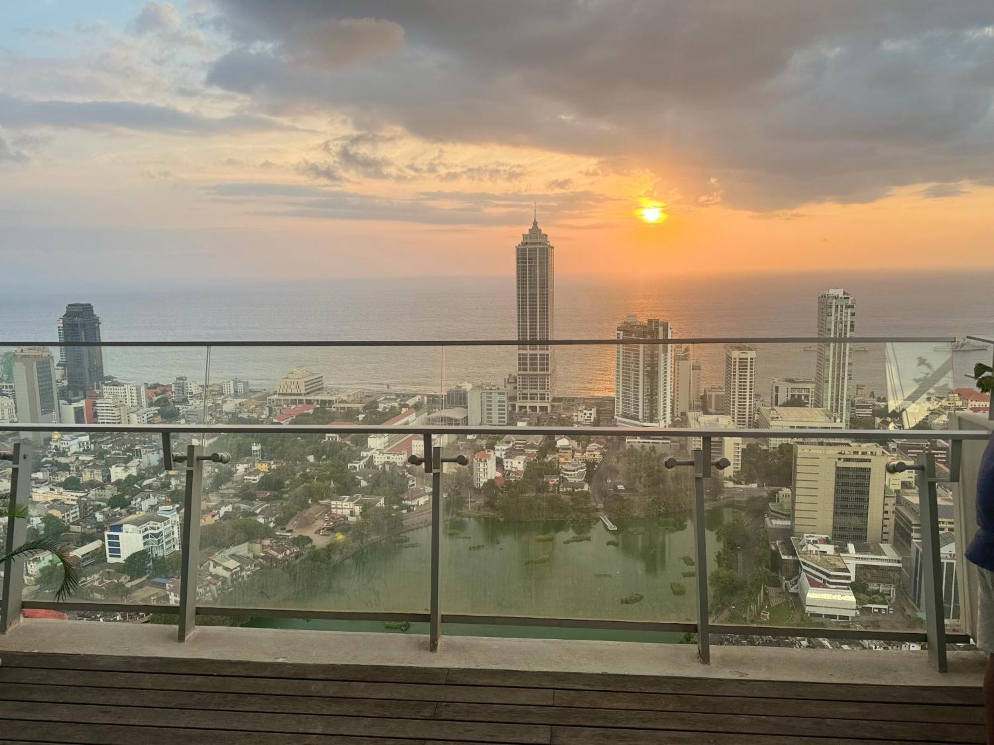 Altair Luxury Colombo By Miracle Appartement Buitenkant foto