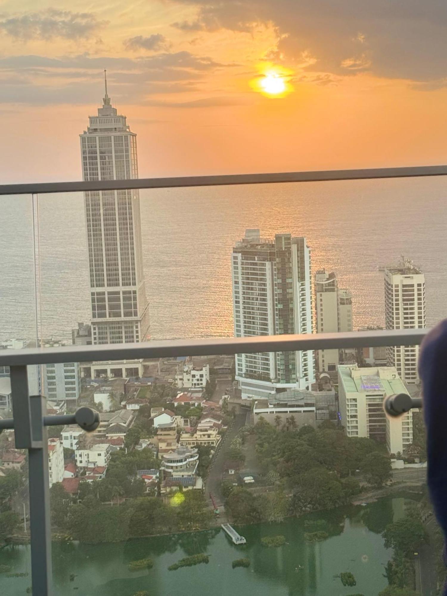 Altair Luxury Colombo By Miracle Appartement Buitenkant foto